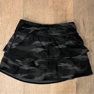 Athleta camo black skirt